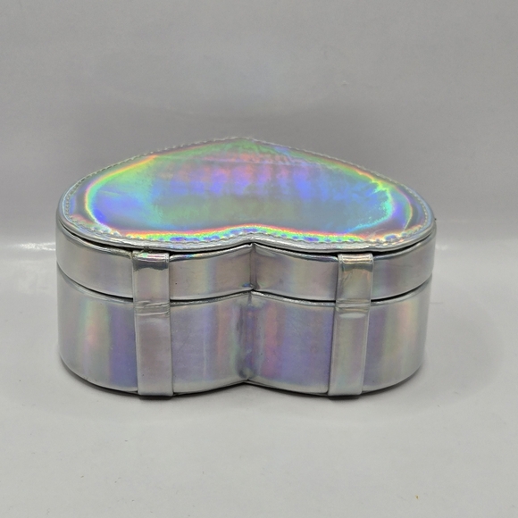 Cupcakes and Cashmere Jewelry Heart Box Organizer Holographic Silver - Picture 9 of 15